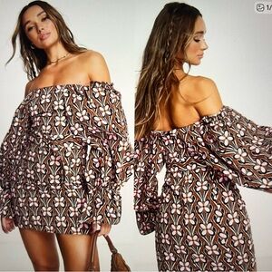 🆕 NWT’s ASOS LUXE Off-Shoulder Floral Mini Dress with belt